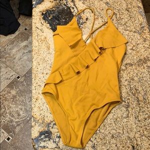 💥NNWT one piece swim suit